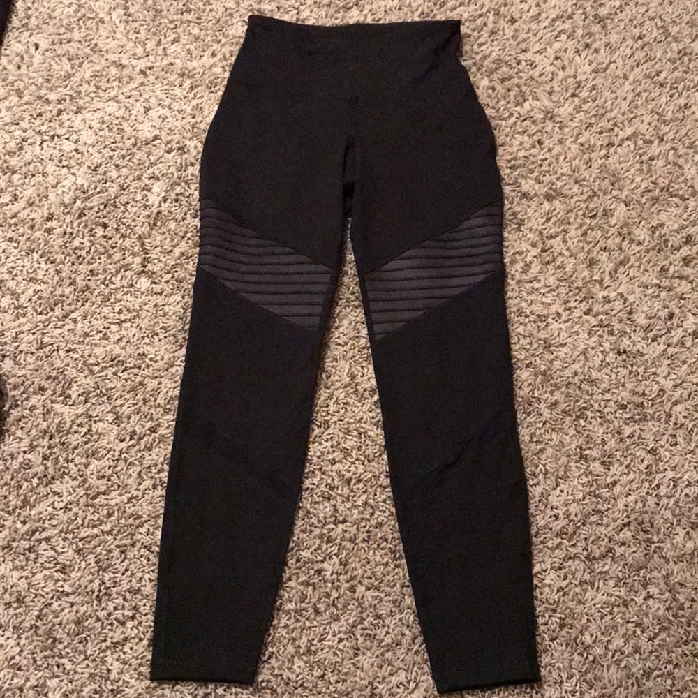 Women’s Old Navy Go Active 7/8 Length Capris Sz S